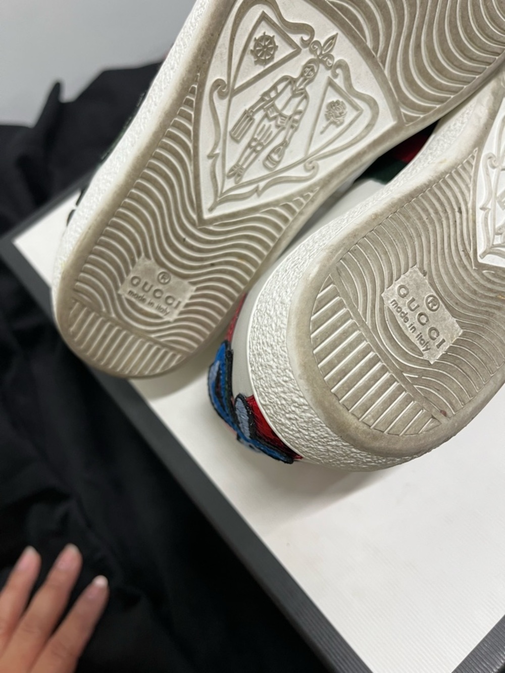 Gucci White Leather Sneakers with Red Floral Embroidery and Green Web - Picture 8 of 8
